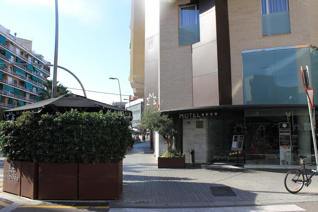 Hotel Madanis L'Hospitalet de Llobregat Extérieur photo